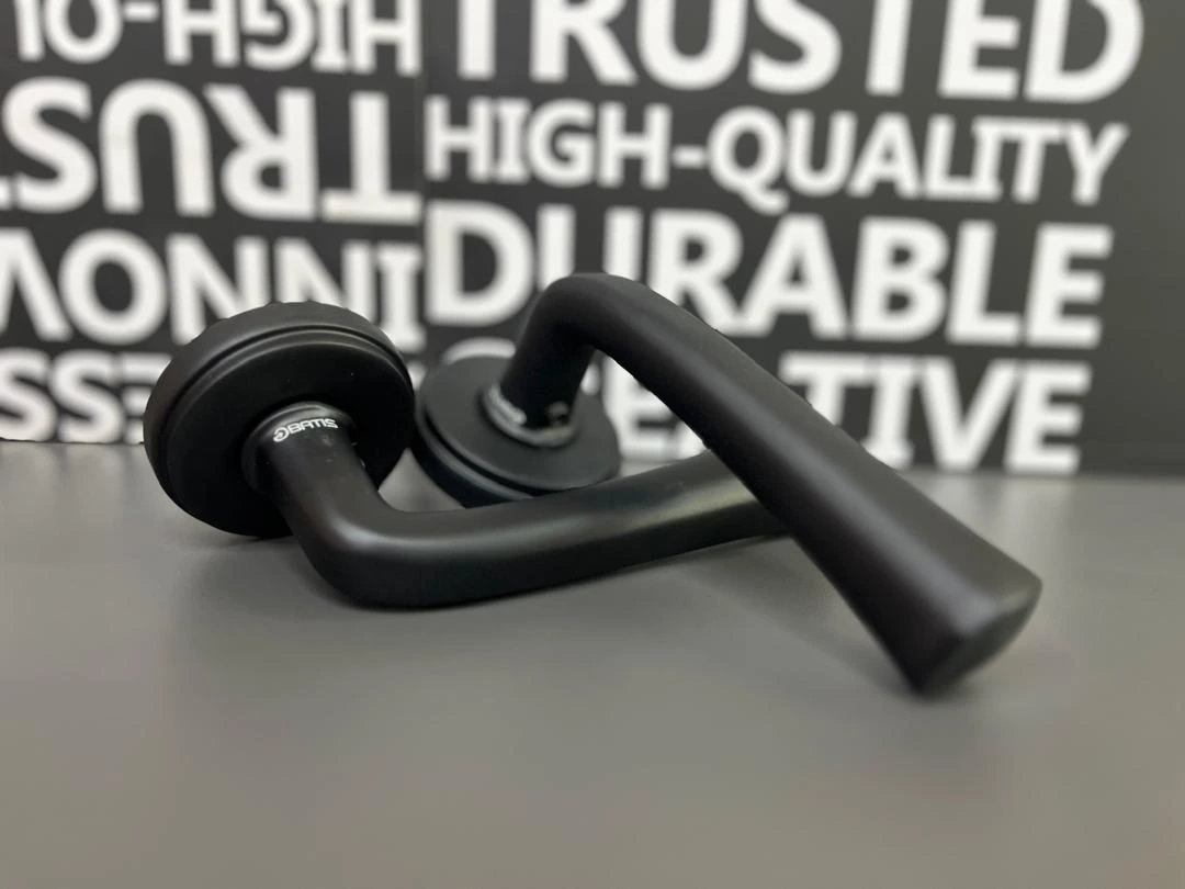 دستگیره رزت  باتیس مدل بریان مشکی کروم طلایی