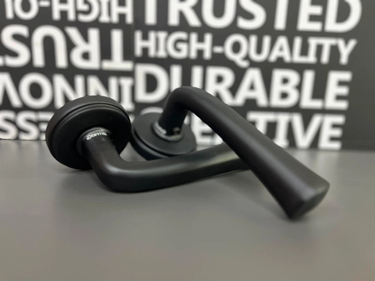 دستگیره رزت باتیس مدل بریان مشکی کروم طلایی