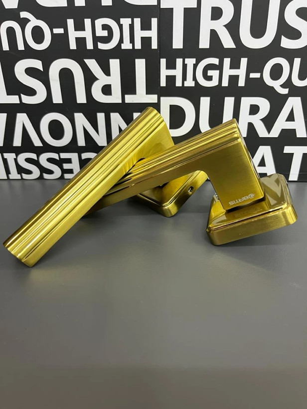 دستگیره رزت باتیس مدل رستا مشکی کروم طلایی