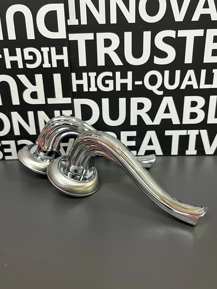 دستگیره رزت  باتیس مدل الیکامشکی کروم طلایی