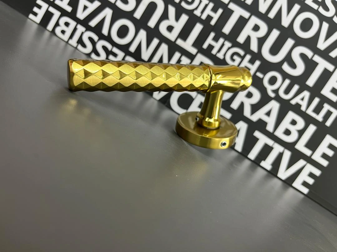 دستگیره رزت  باتیس مدل دیاموند مشکی کروم طلایی